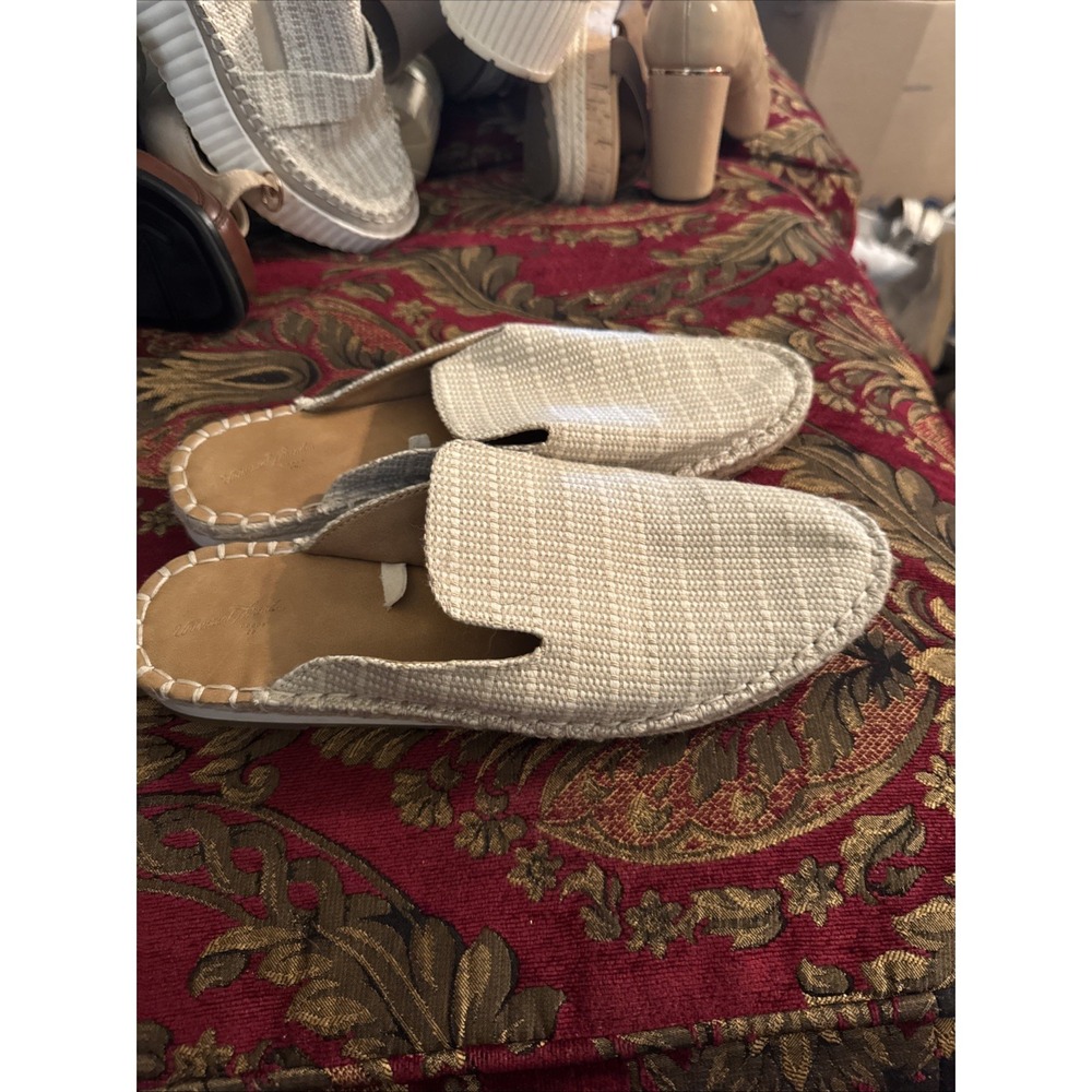 Universal Thread Women's Shoes Woven Flats Slip On Mule Pointed Toe Size 10